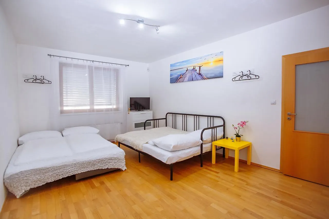 Beautiful Apartment In Central Residence Prague